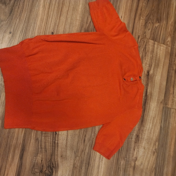 Top - Picture 3 of 3